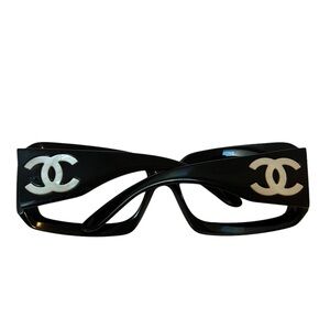 CHANEL Black Sunglasses Mother of Pearl